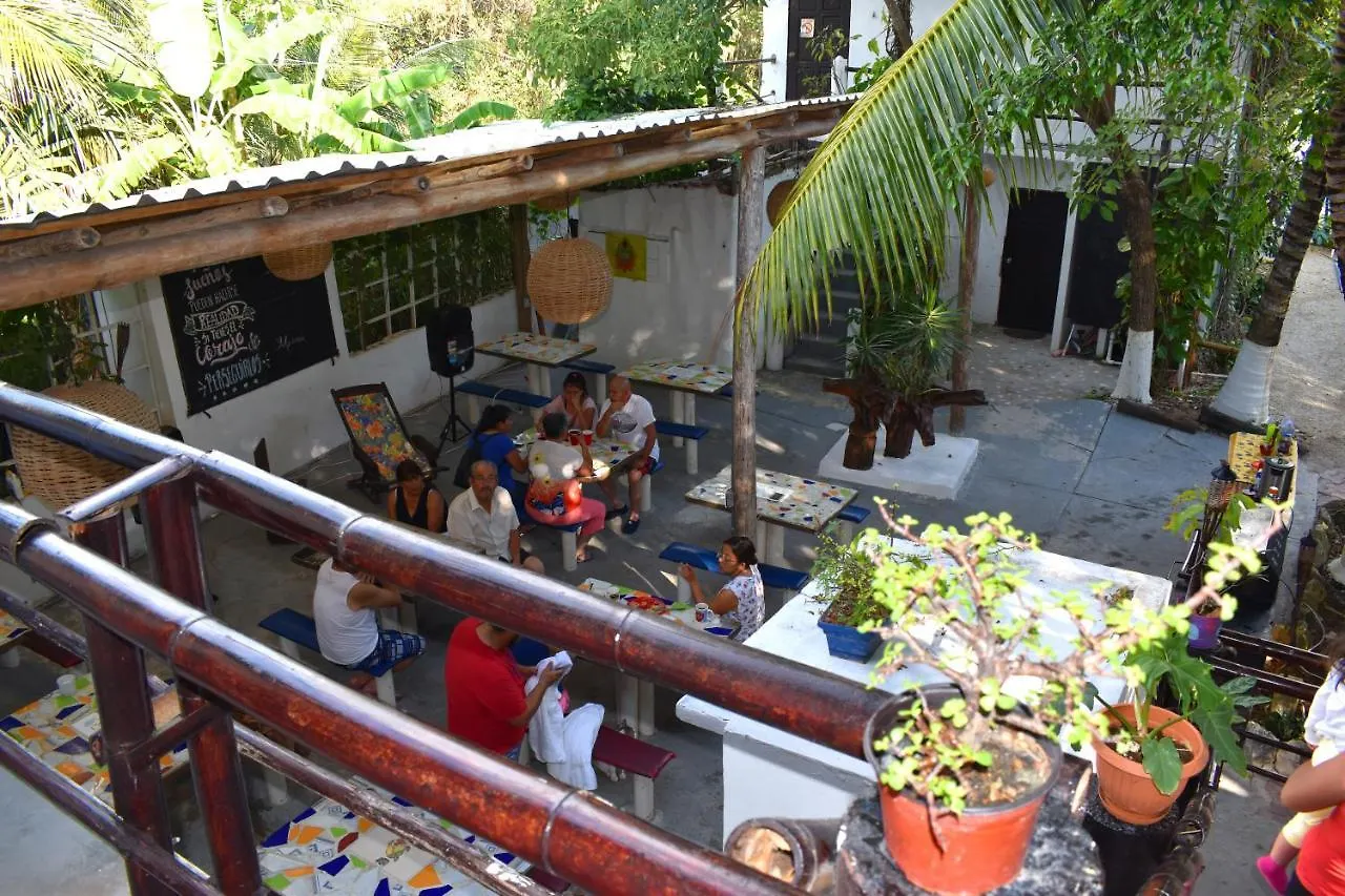Lobo Inn Tulum 2*,  Mexico