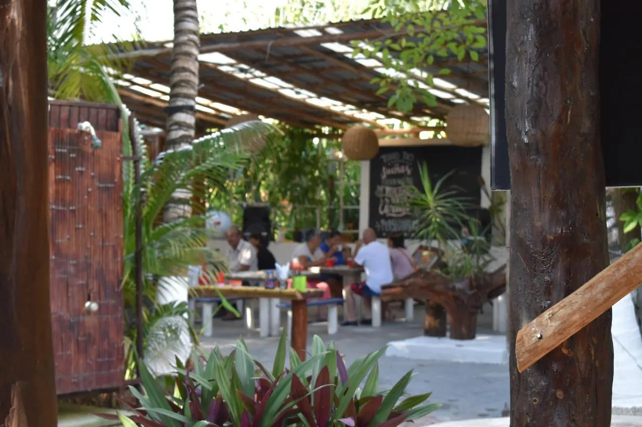 Lobo Inn Tulum Bed & Breakfast